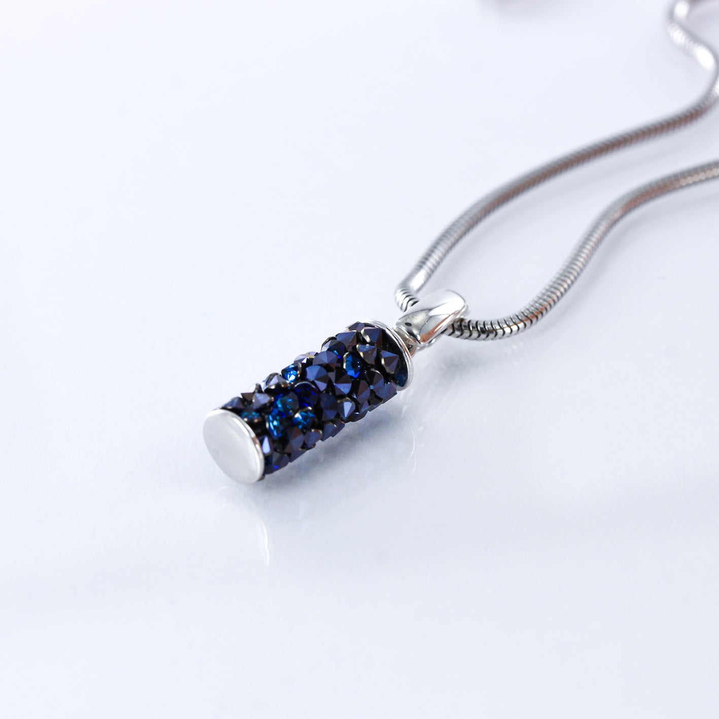 Anhänger mit blauen Kristallen Swarovski Bild 3
