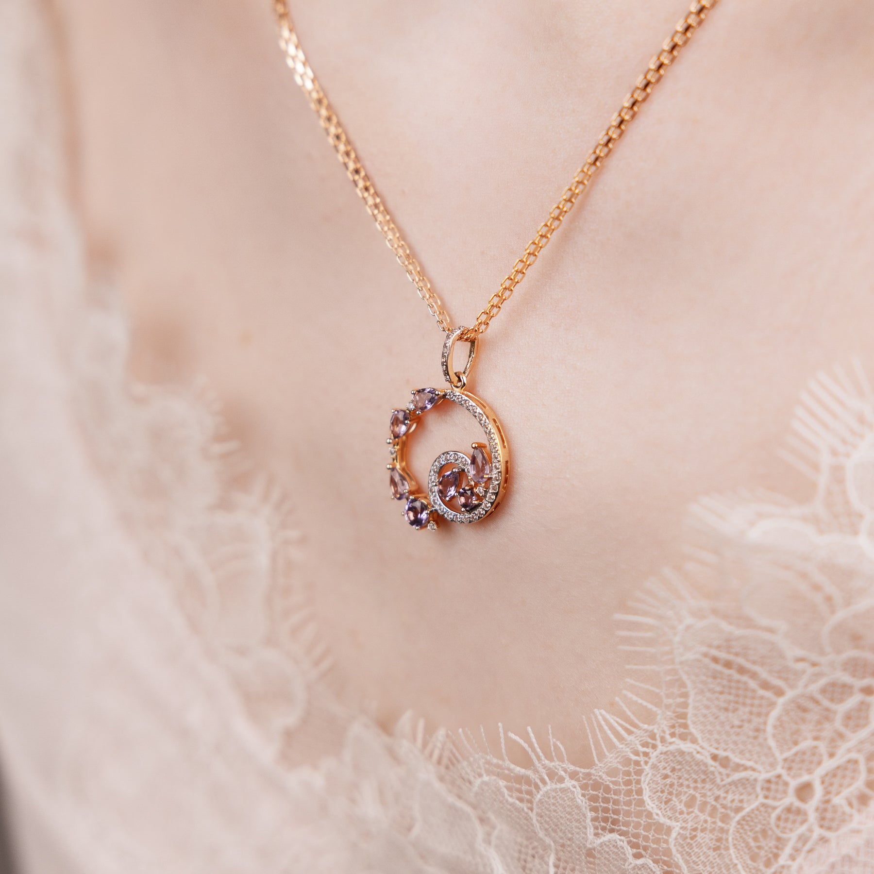 Anhänger mit Amethyst und Zirkonia Bild 1