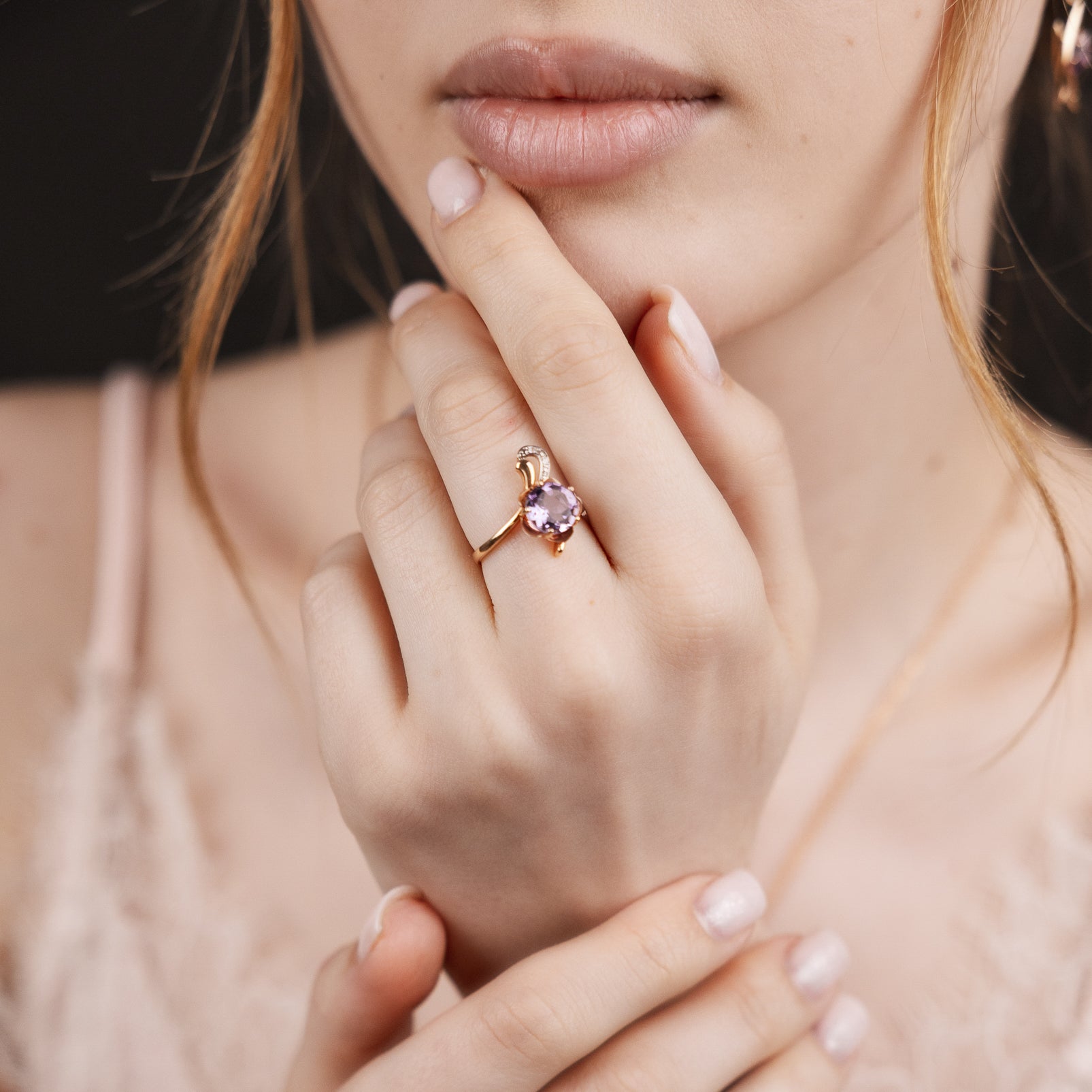 Damenring mit Amethyst und Zirkonia Bild 1